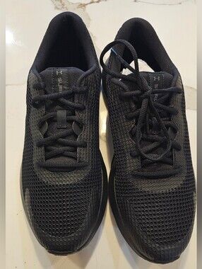 Men’s Black Running Shoes ( Under Armour)